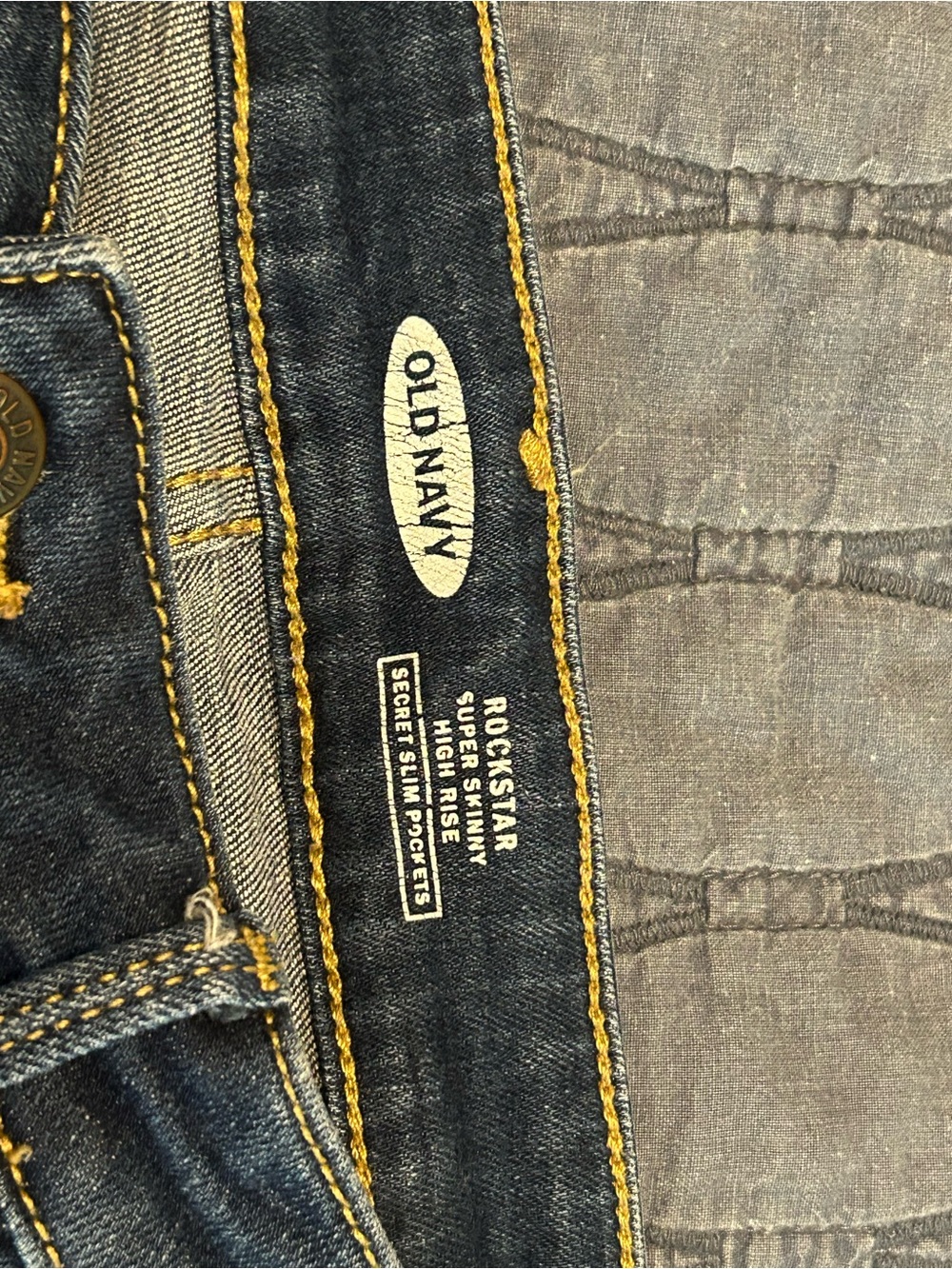 Old Navy Women's Indigo Skinny Jeans - Picture 4 of 5